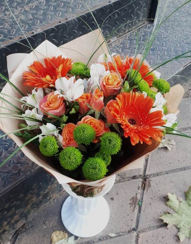 Букет цветов из: Герберы, Хризантемы, Альстромерии и Розы в Беркакит