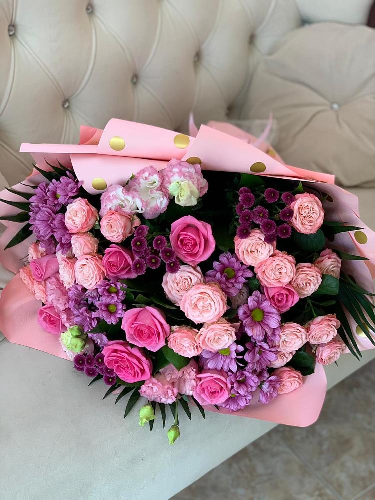 Букет цветов из: Хризантемы, Розы и Лизиантусы в Беркакит