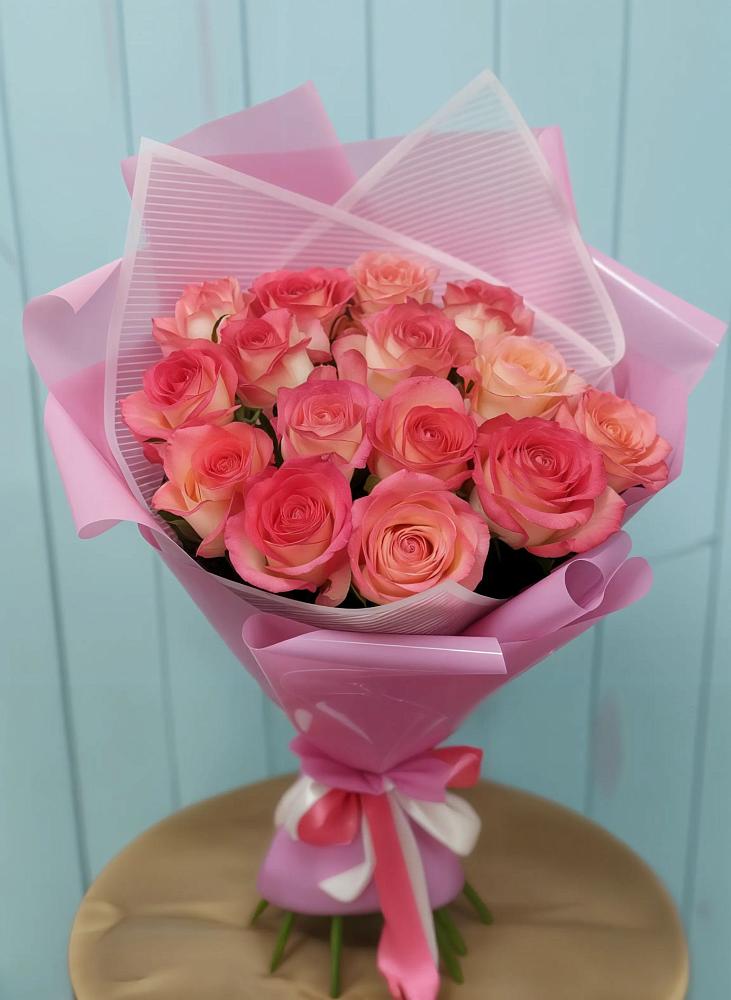Букет 15 Розовых роз Равель в Беркакит