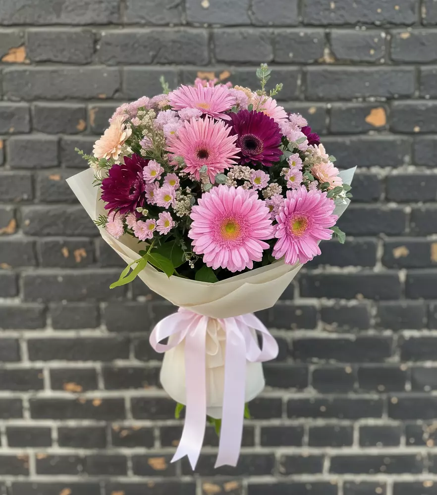 Букет цветов из: Герберы и Хризантемы в Беркакит