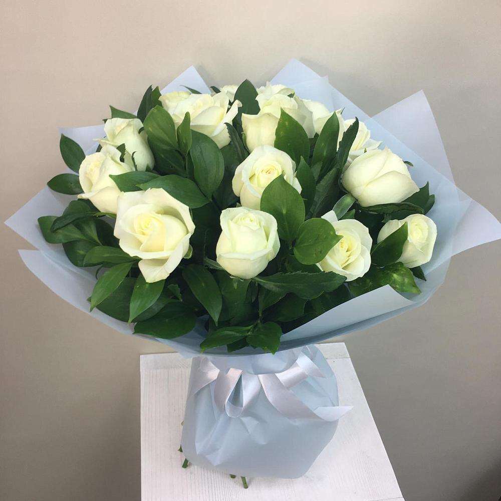 Букет 15 Белых роз Проуд в Беркакит