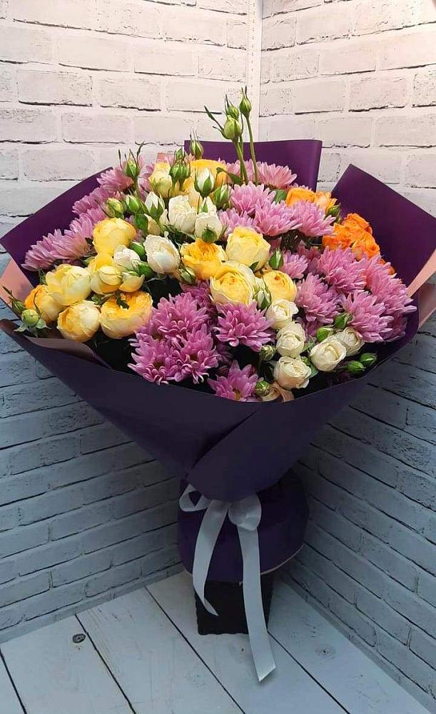 Букет цветов из: Хризантемы и Розы в Беркакит