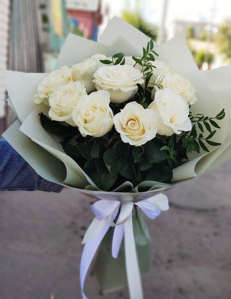 Букет Белые розы Проуд в Беркакит