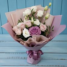 Букет цветов из:  Розы и Лизиантусы в Беркакит