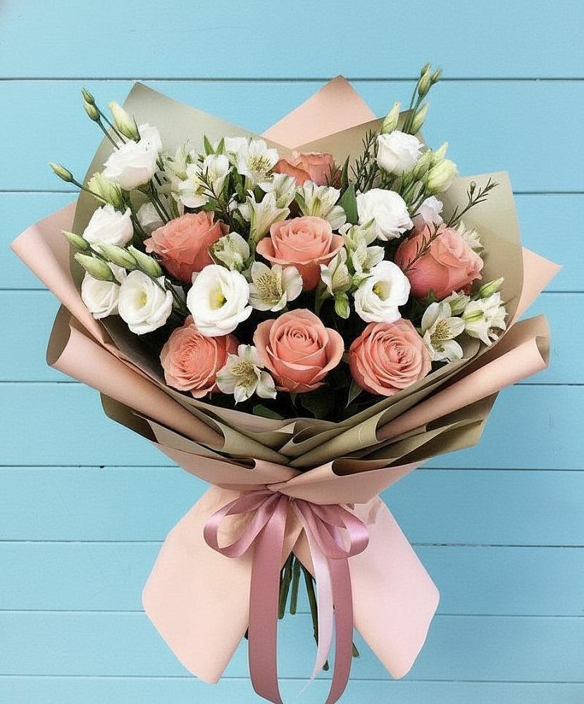 Букет цветов из: Розы, Альстромерии и Лизиантусы в Беркакит