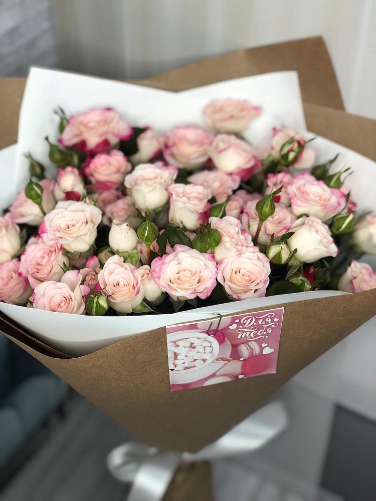 Букет цветов из: Розы в Беркакит