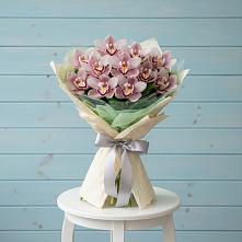 Букет цветов из:  Орхидеи и Розы в Беркакит