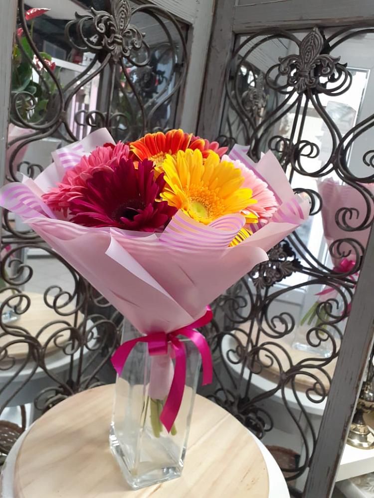 Букет цветов из: Герберы в Беркакит