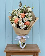 Букет цветов из:  Альстромерии, Лизиантусы, Розы и Хризантемы #REPLACE_PRED# Беркакит