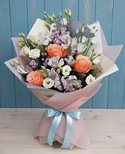 Букет цветов из:  Лизиантусы, Розы, Альстромерии и Гипсофила в Беркакит