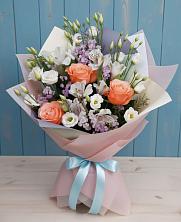 Букет цветов из:  Лизиантусы, Розы, Альстромерии и Гипсофила в Беркакит