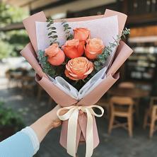 Букет цветов из:  Розы в Беркакит