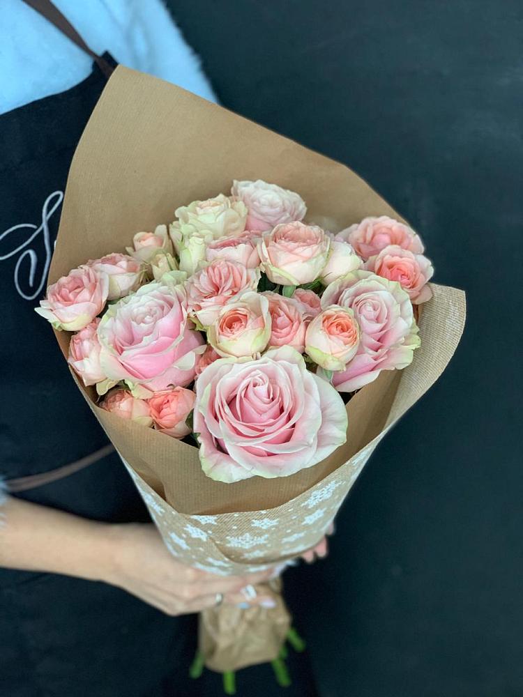 Букет цветов из: Хризантемы и Розы в Беркакит