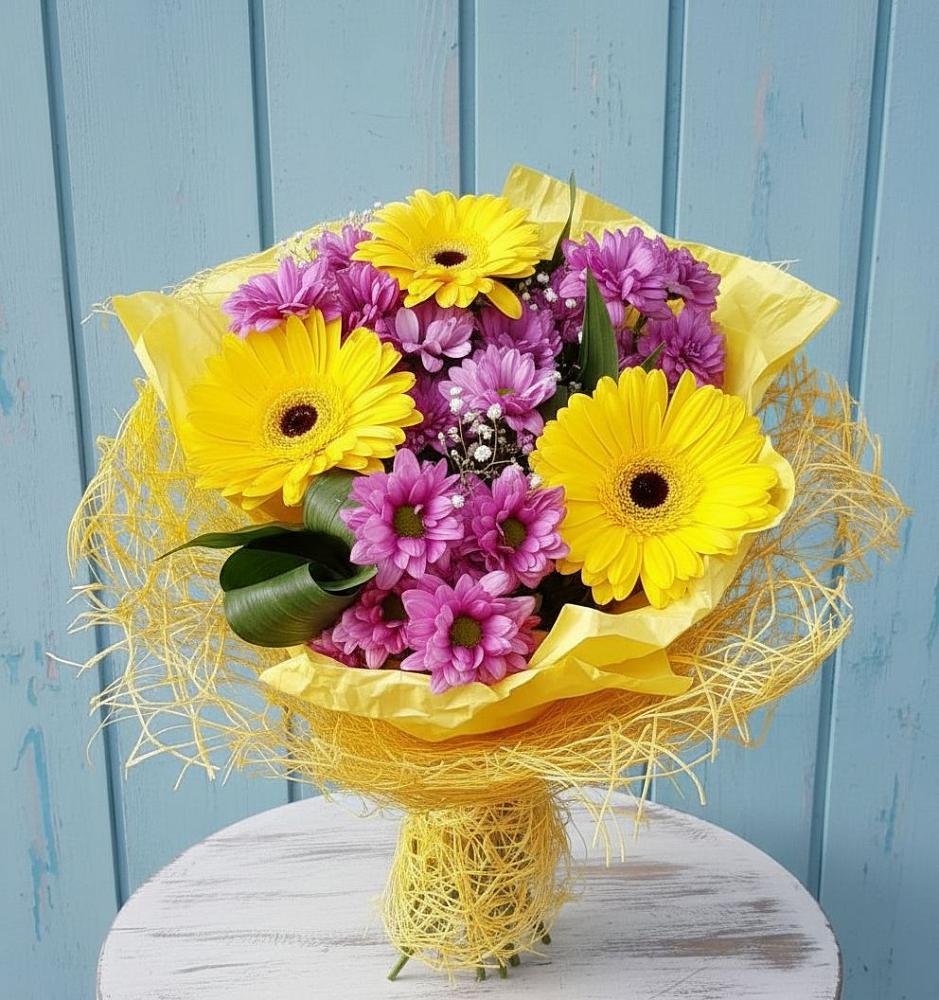 Букет цветов из: Хризантемы и Герберы в Беркакит