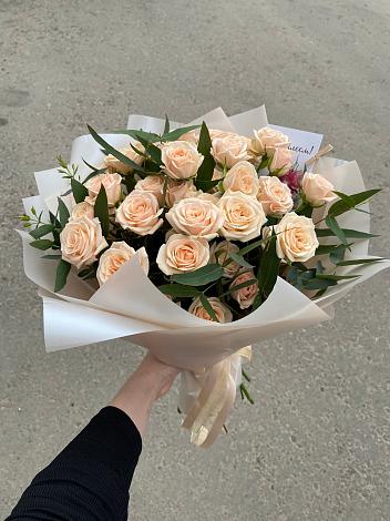 Букет Кремовые розы Латте в Беркакит