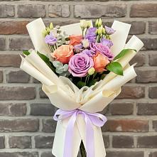 Букет цветов из:  Лизиантусы и Розы в Беркакит