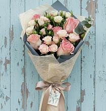 Букет цветов из:  Розы в Беркакит