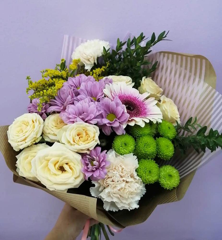 Букет цветов из: Хризантемы, Розы, Гвоздики и Герберы в Беркакит