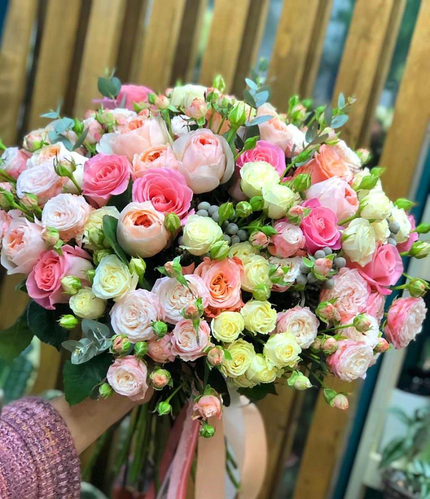 Букет цветов из: Розы в Беркакит