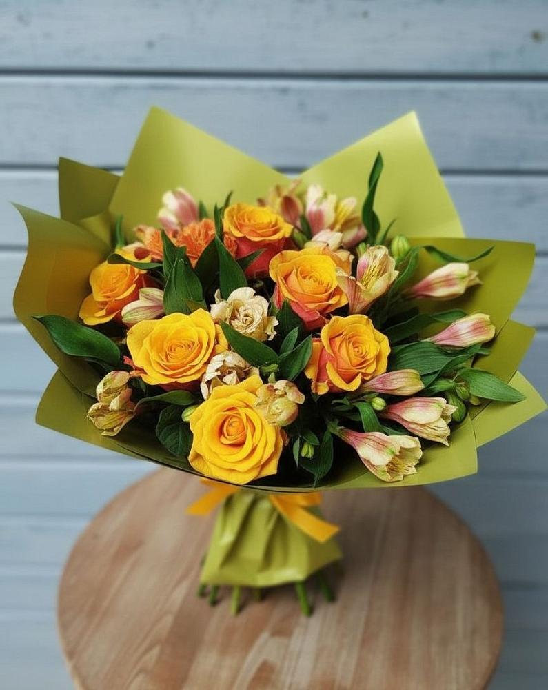 Букет цветов из: Альстромерии и Розы в Беркакит