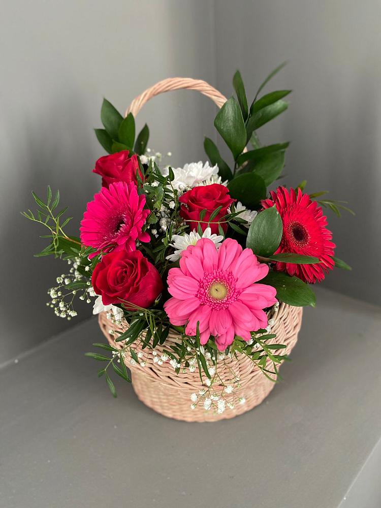 Цветочная композиция из Розы, Хризантемы и Герберы в корзине в Беркакит