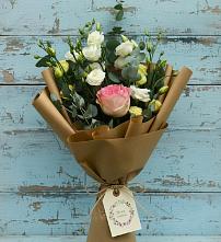 Букет цветов из:  Розы и Лизиантусы в Беркакит