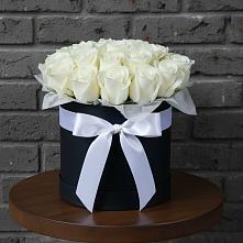 Цветочная композиция из Розы в шляпной коробке в Беркакит