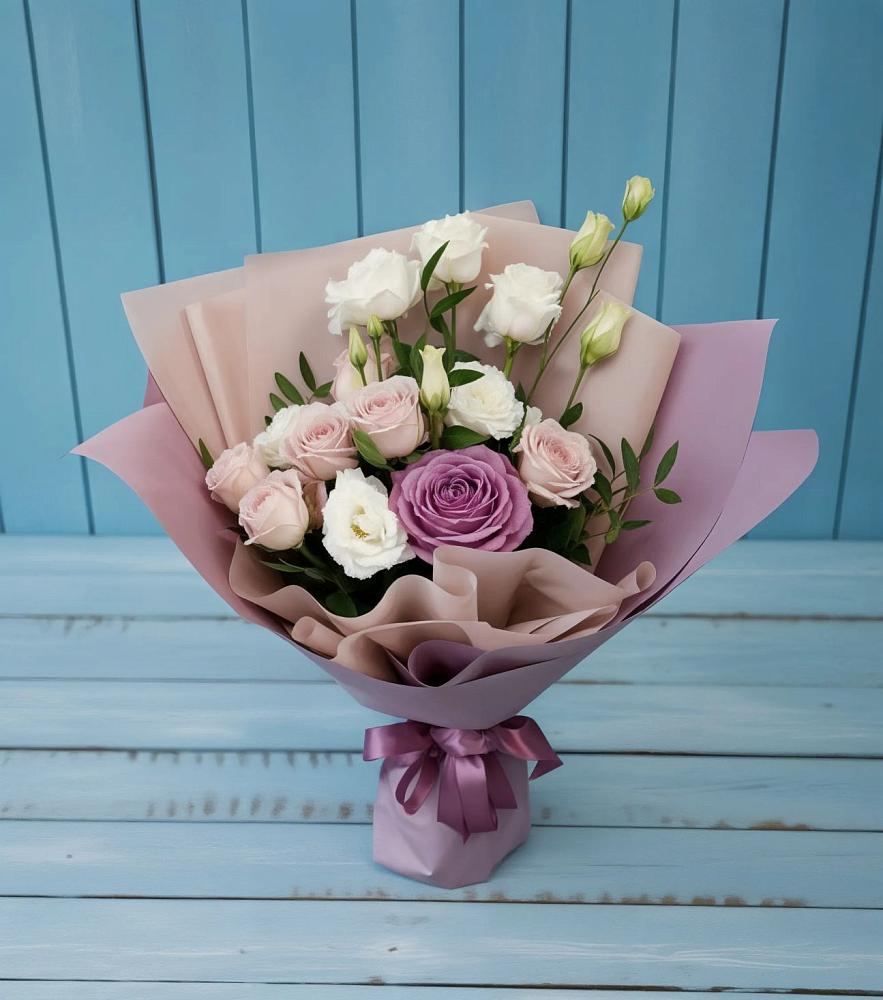 Букет цветов из: Розы и Лизиантусы в Беркакит